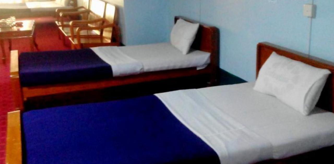 Smile Motel Pyay Exteriör bild