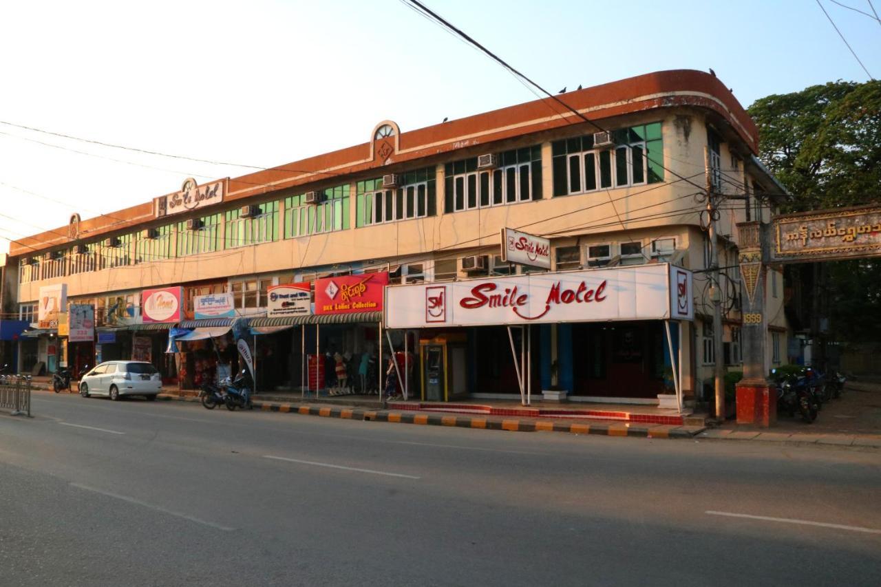 Smile Motel Pyay Exteriör bild