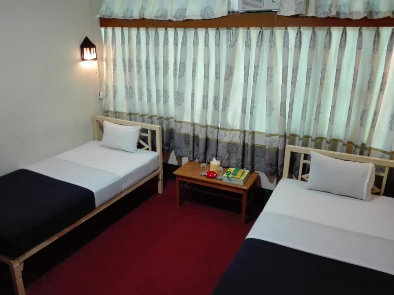 Smile Motel Pyay Exteriör bild